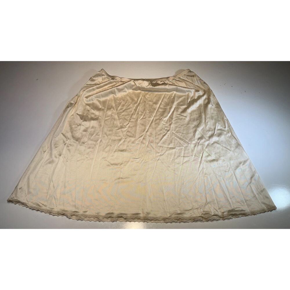 Vanity Fair Vintage Nylon Half Slip Gold In Color Size Large